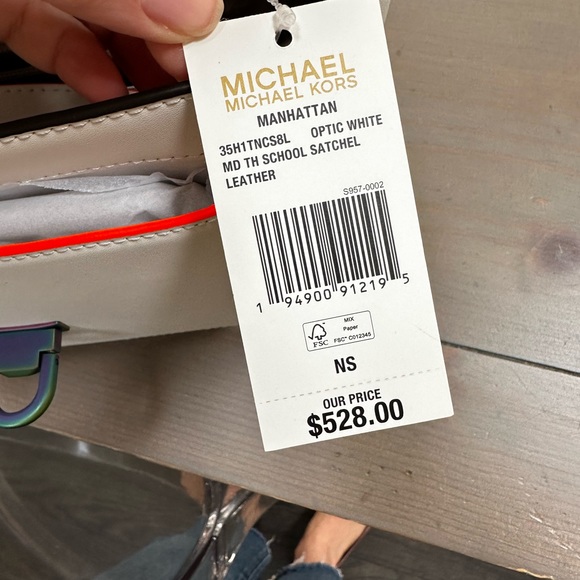 Michael Kors Manhattan Crossbody Bag Optic White with Oil Slick hardware finish. - Picture 14 of 16